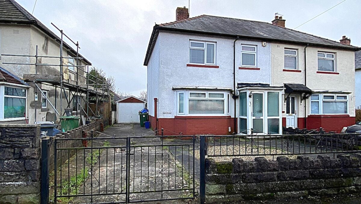 House Highmead Road in Cardiff