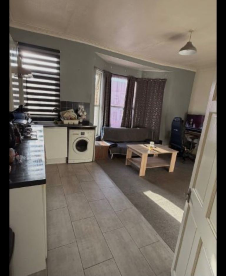 Flat St Georges Road in Hull