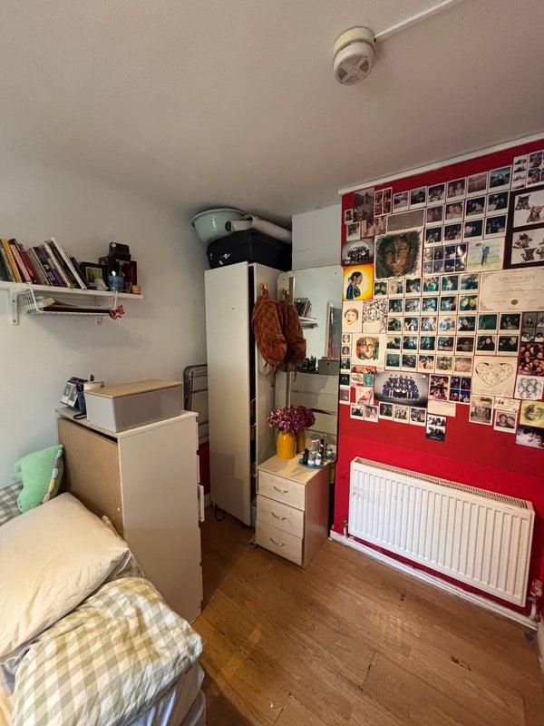 Room Crisp Road in Greater London