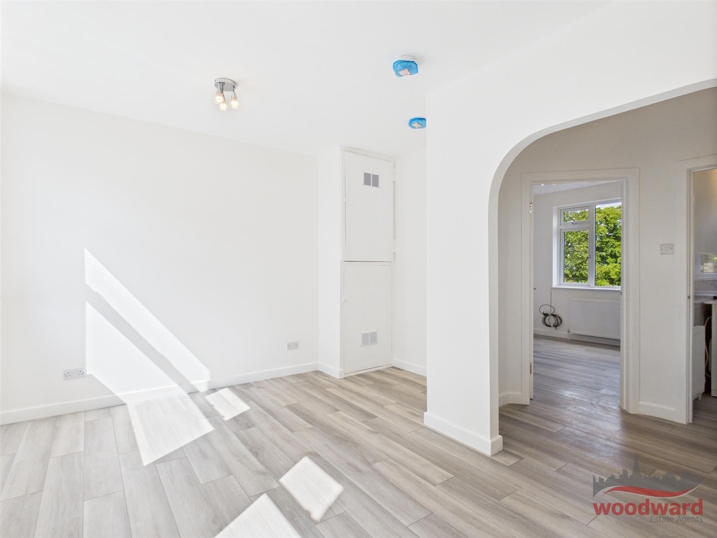 Flat Crown Street in Greater London