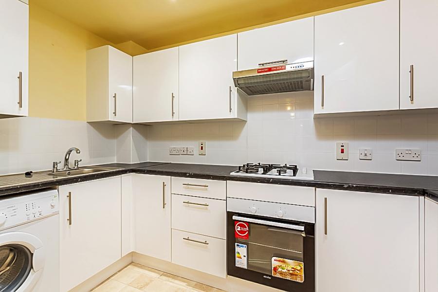 Flat Sheepcote Road in Greater London