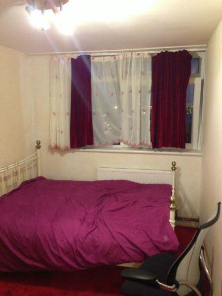 Room Cornbrook Park Road in Manchester