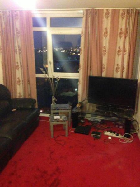 Room Cornbrook Park Road in Manchester