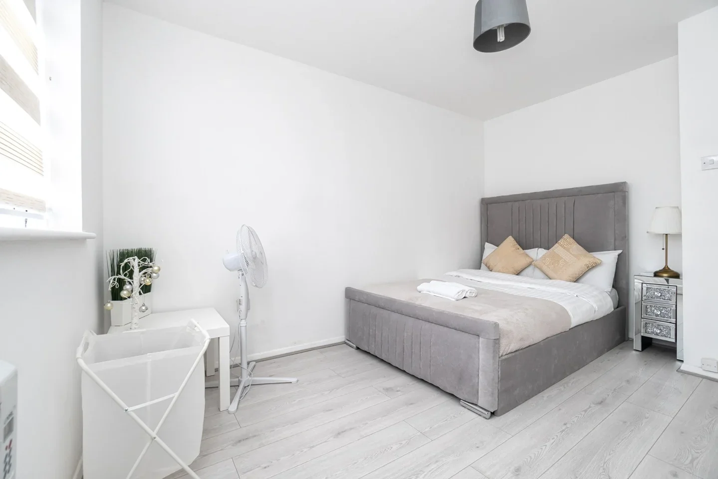 Flat Wigston Close in Greater London