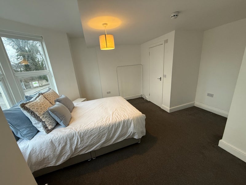 Room Coronation Road in Bristol