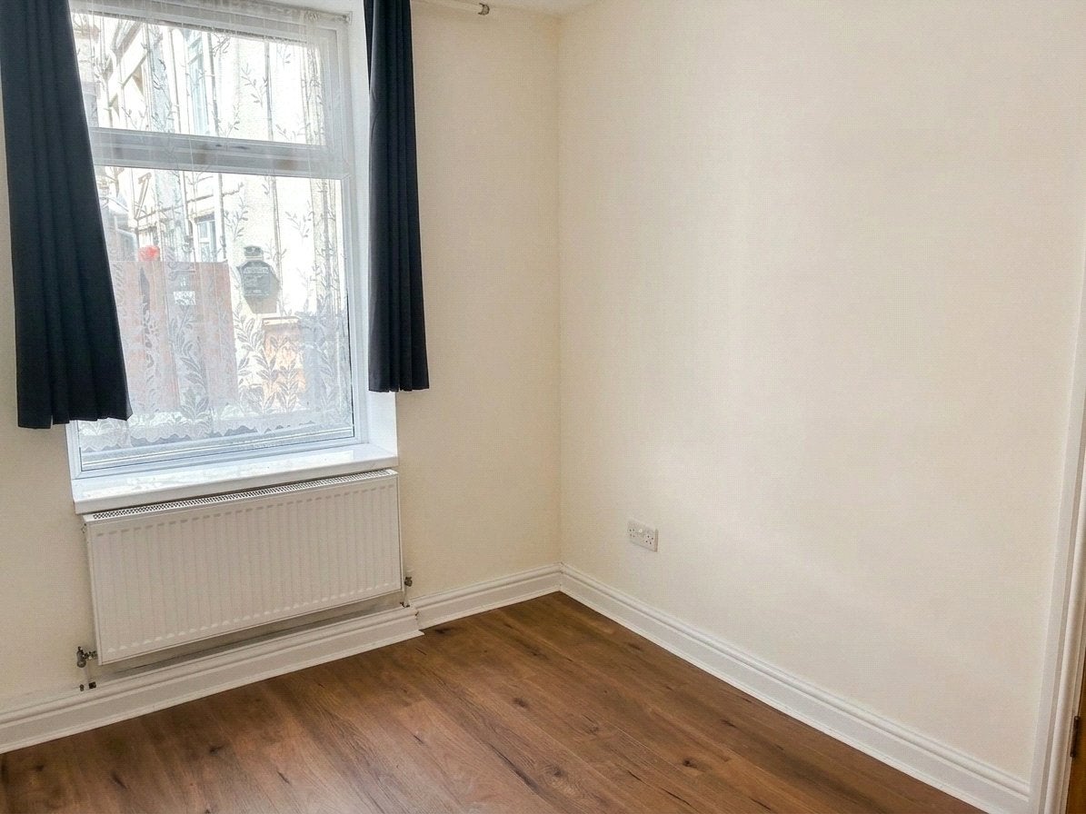 Flat Regent Street in Burnham-on-Sea
