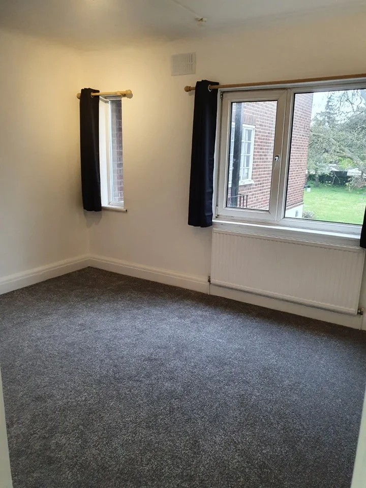 Flat Osterley Court in Greater London