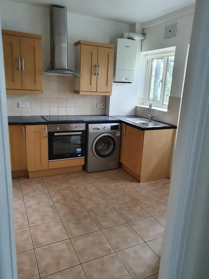 Flat Osterley Court in Greater London