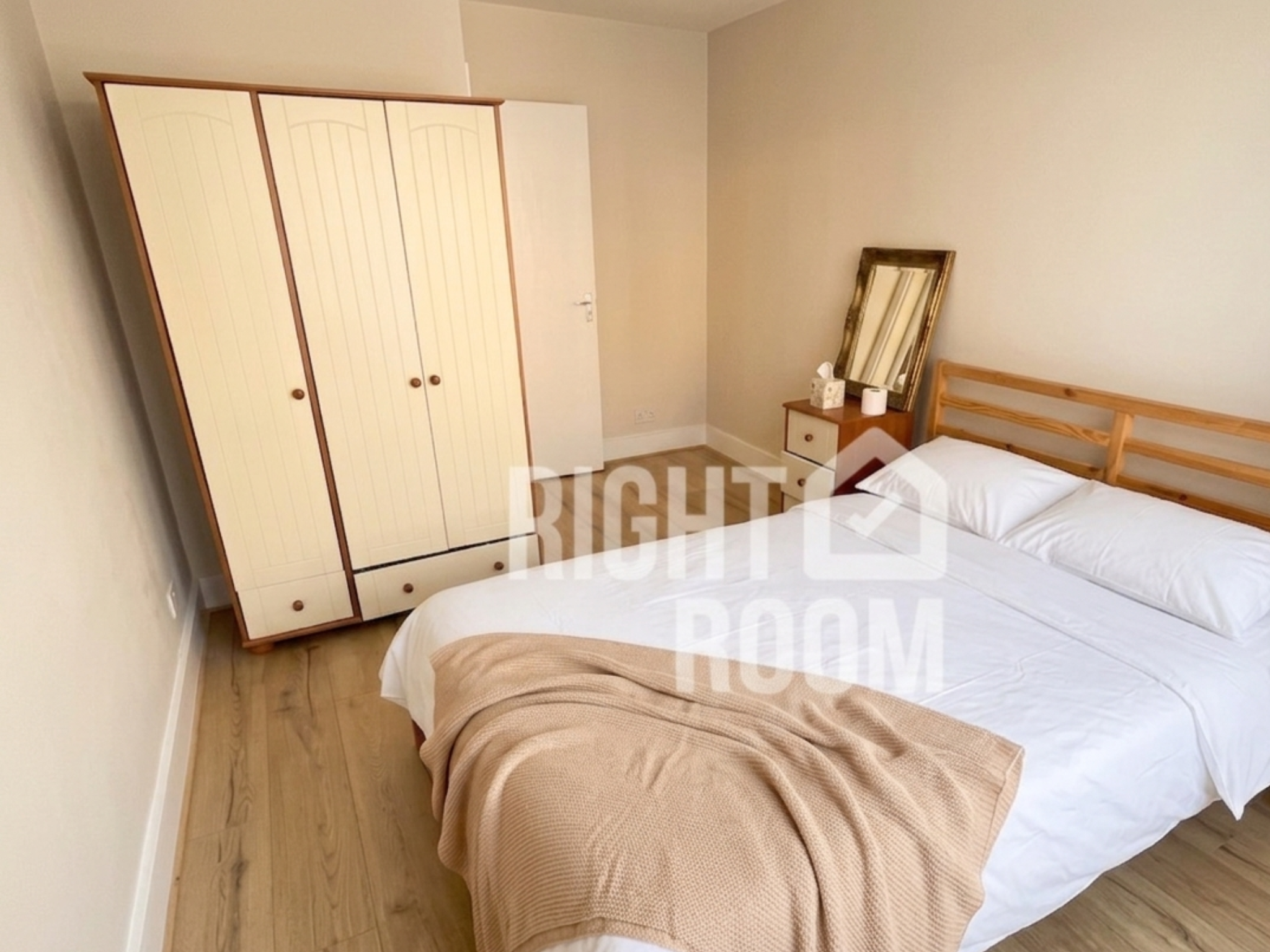 Flat Lavender Hill in Greater London