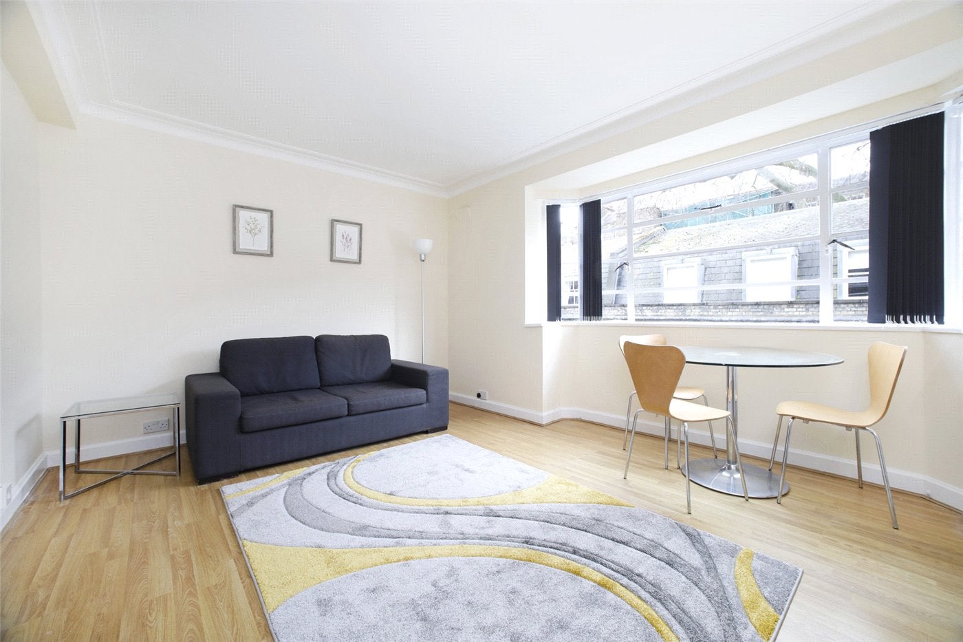 Flat Gower Mews in Greater London