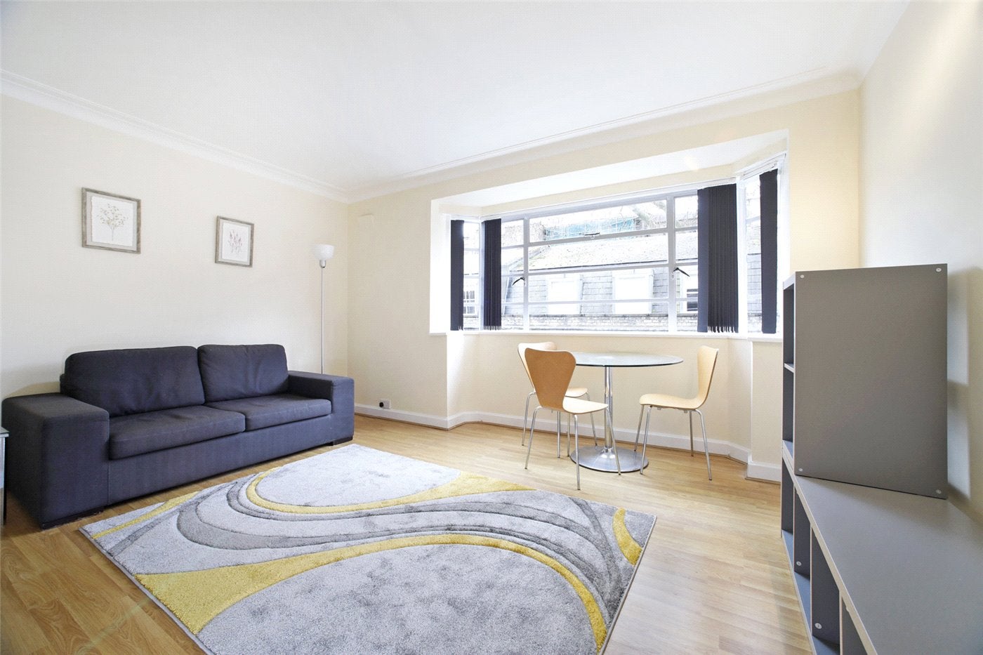 Flat Gower Mews in Greater London