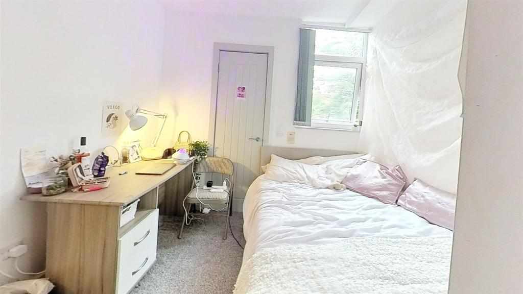 Flat Tiverton Road in Birmingham