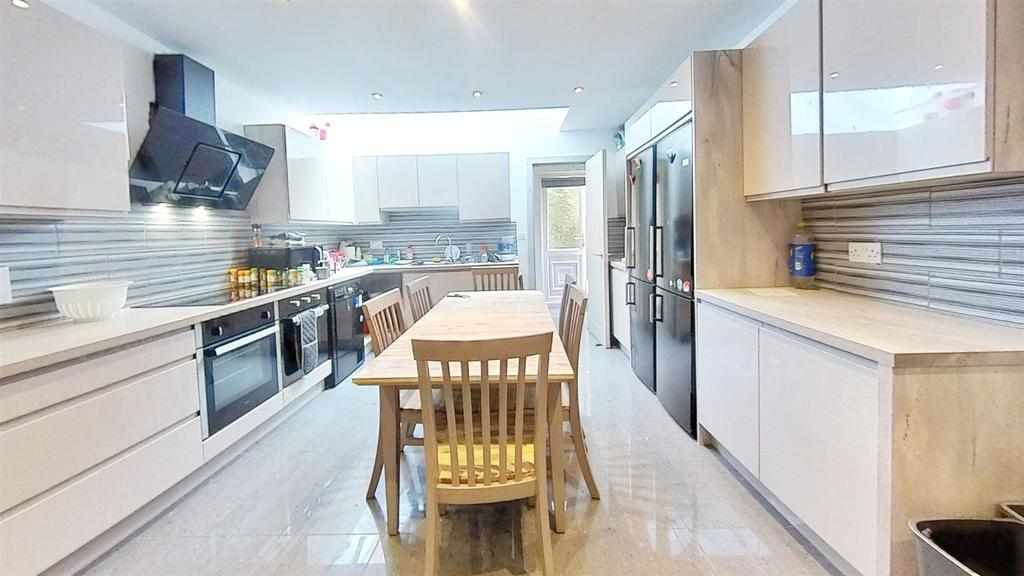 Flat Tiverton Road in Birmingham