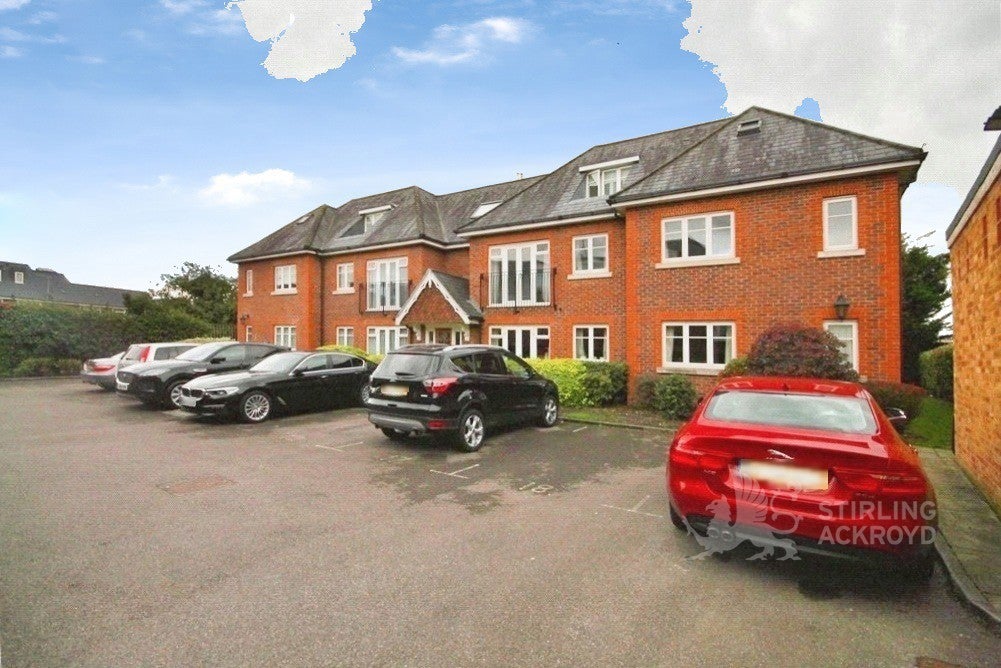 Flat Corrie Road in Borough of Runnymede