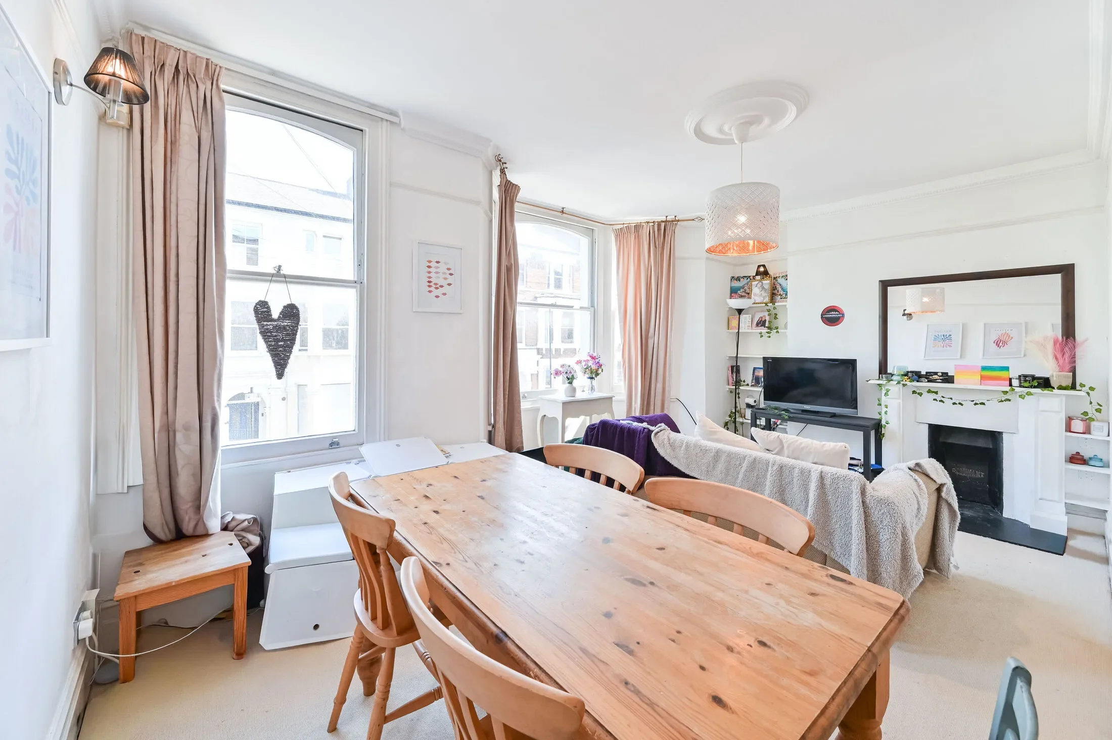 Flat Solon New Road in Greater London