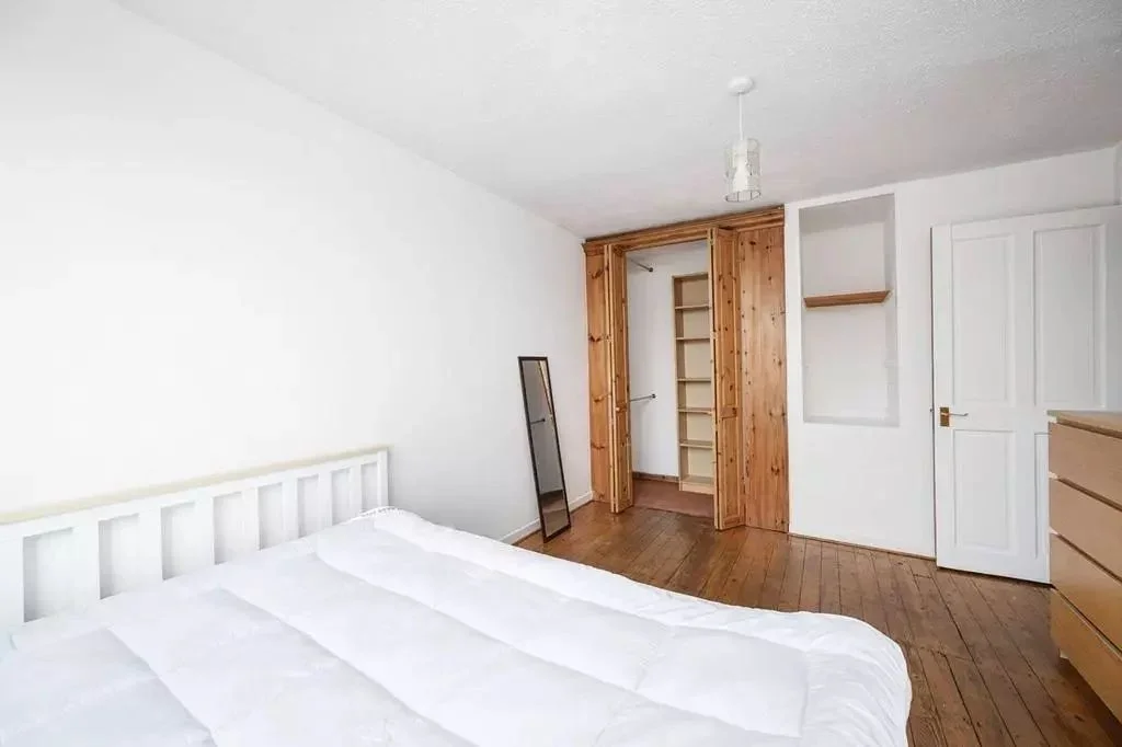 Room Mansford Street in Greater London