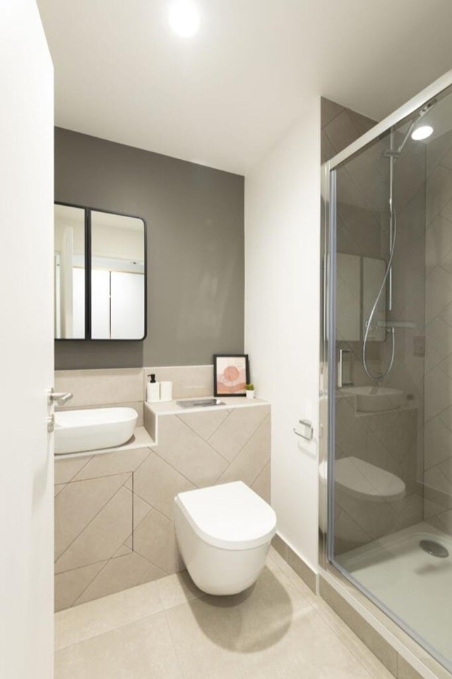 Flat Salton Square in Greater London