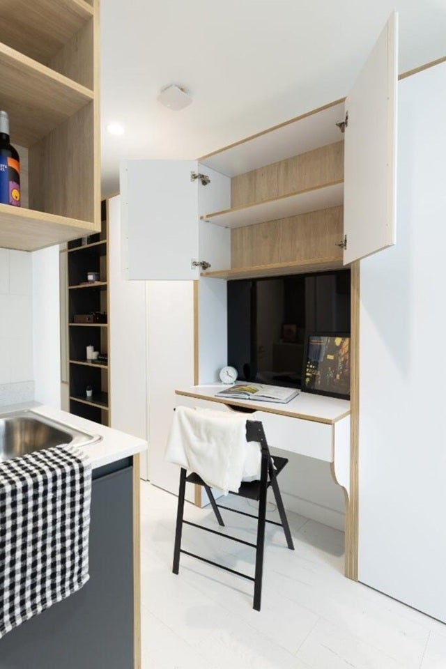 Flat Salton Square in Greater London