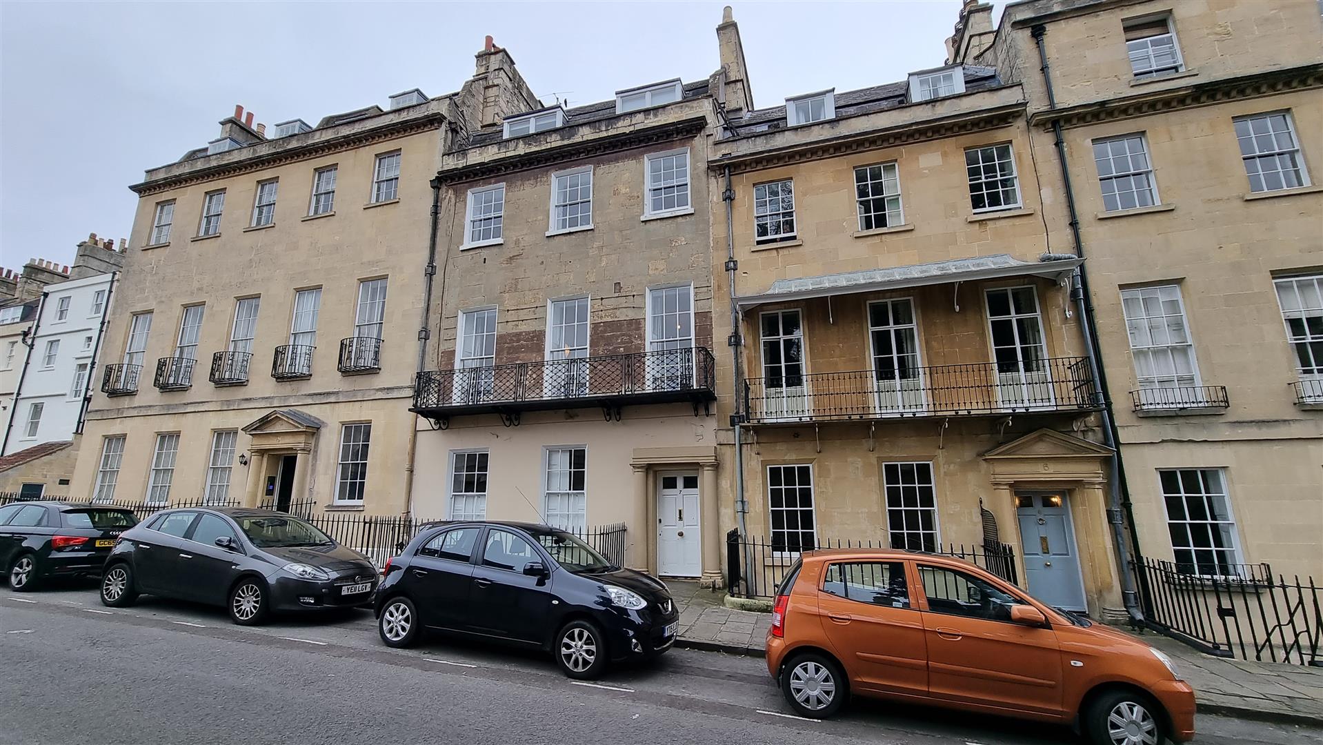 Flat Victoria Bridge Road in Bath