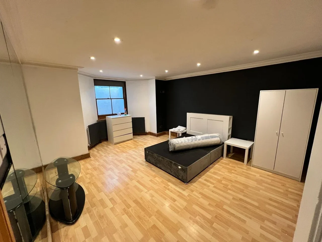 Room Nottingham Road in Greater London