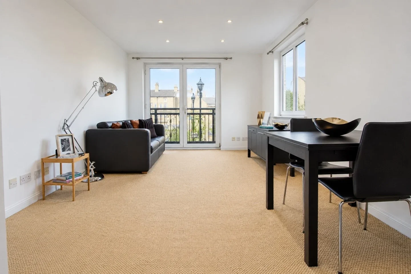 Flat Cambridge Heath Road in Greater London