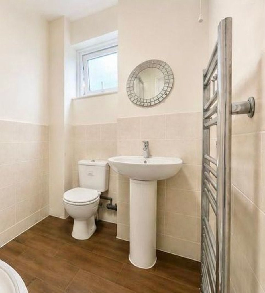 Room Foleshill Road in Coventry