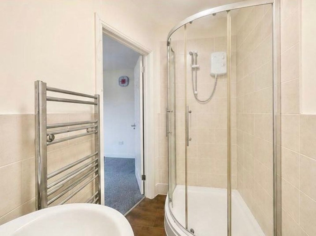 Room Foleshill Road in Coventry