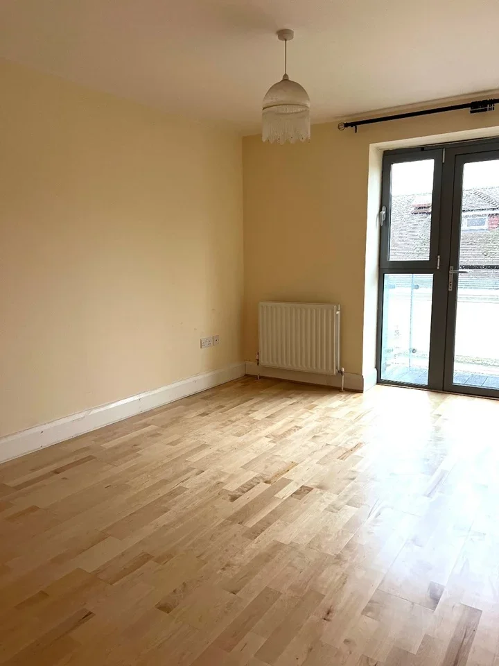 Flat Lee High Road in Greater London