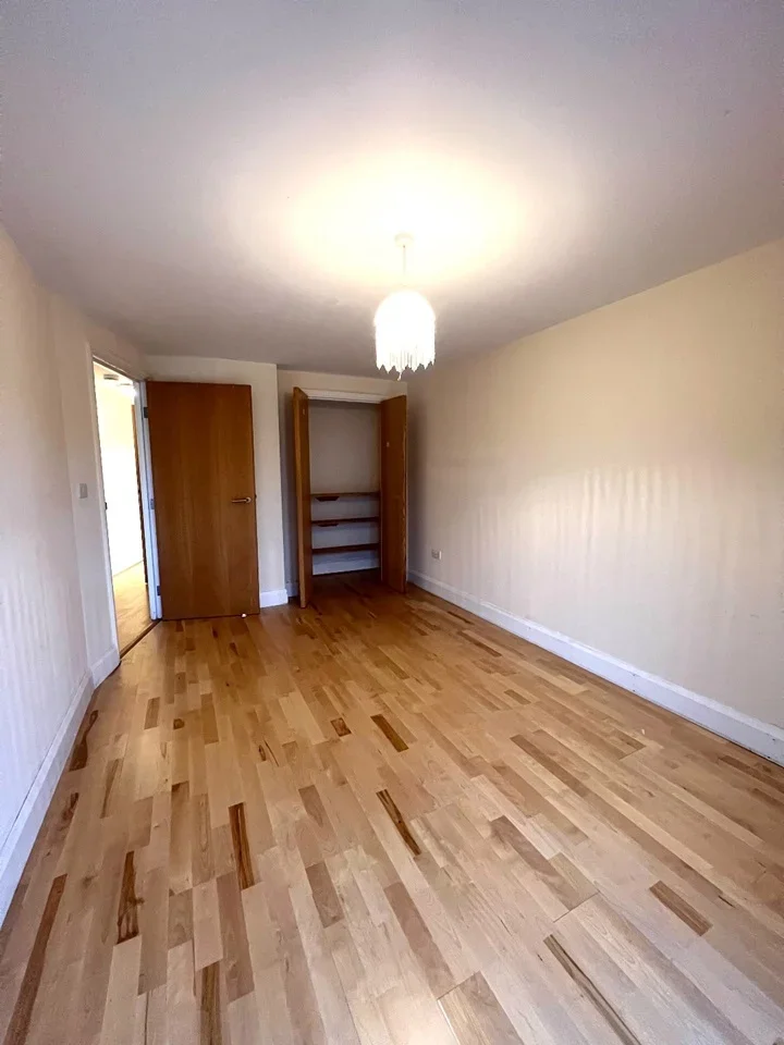 Flat Lee High Road in Greater London