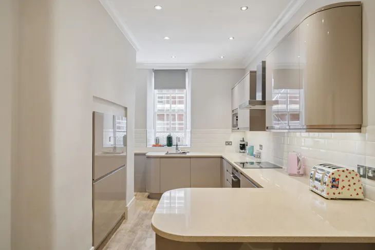 Flat Kensington Gore in City of Westminster