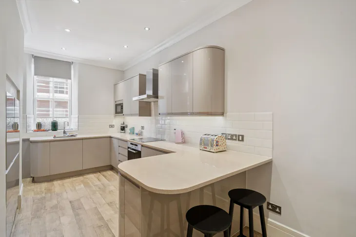 Flat Kensington Gore in City of Westminster
