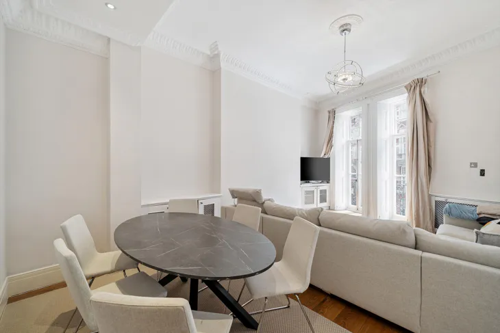 Flat Kensington Gore in City of Westminster