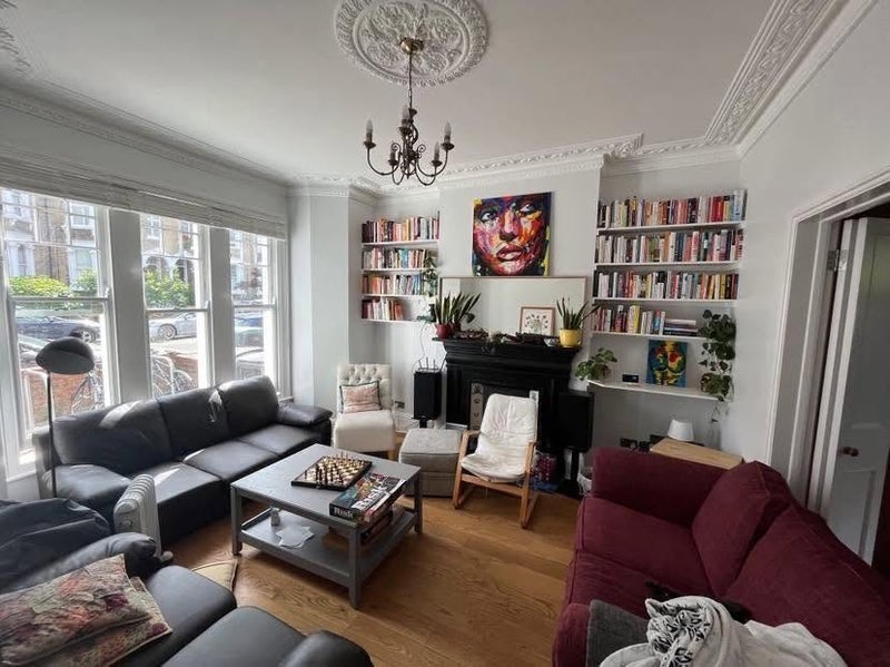 Room Ossian Road in Greater London