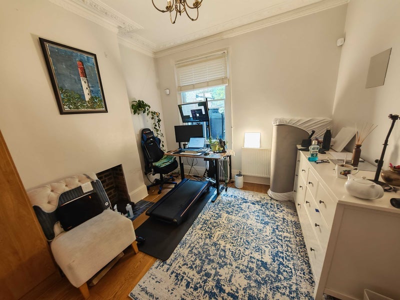 Room Ossian Road in Greater London