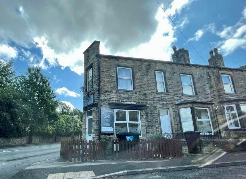 Flat Mannville Grove in Bradford
