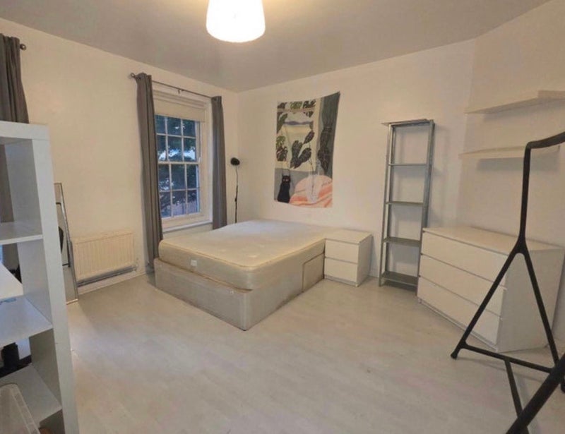 Room Club Row in Greater London