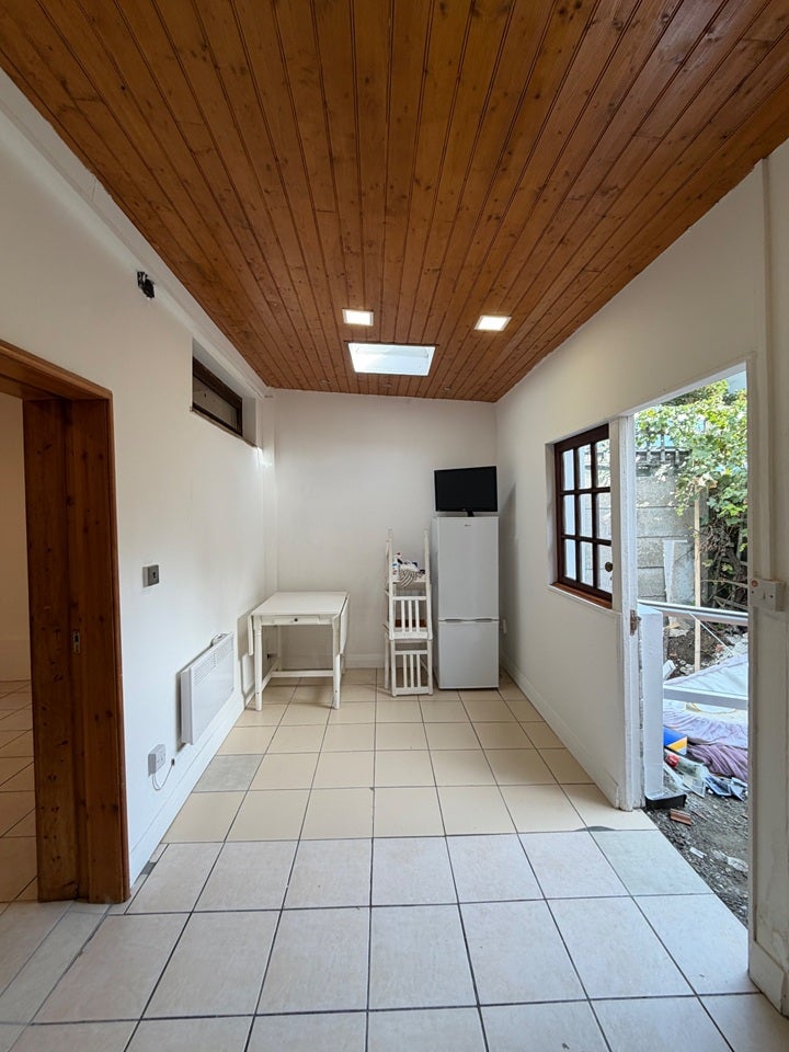 Flat Baronet Grove in Greater London