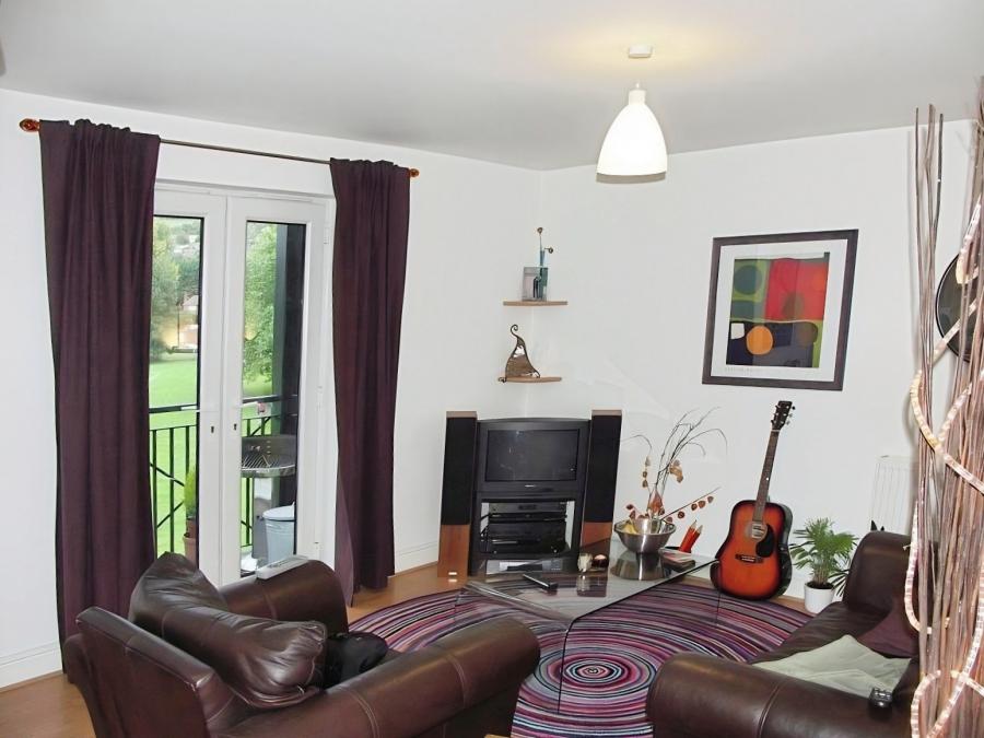 Flat Wye Gardens in High Wycombe