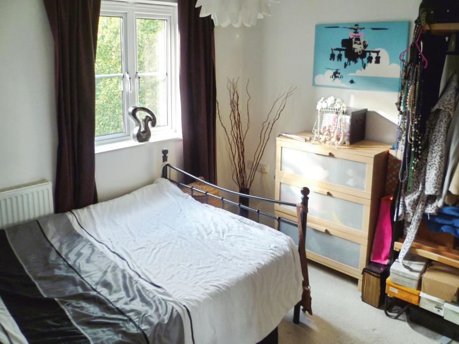 Flat Wye Gardens in High Wycombe
