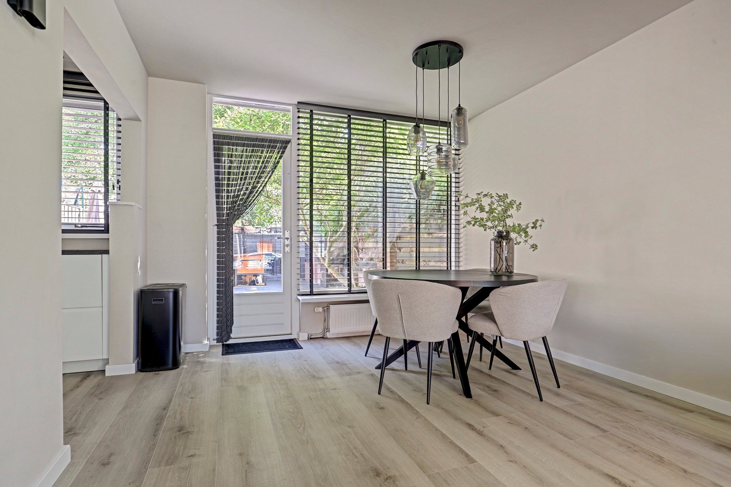 Tussenwoning te koop: Warmoeziershof 81, Hendrik-Ido-Ambacht