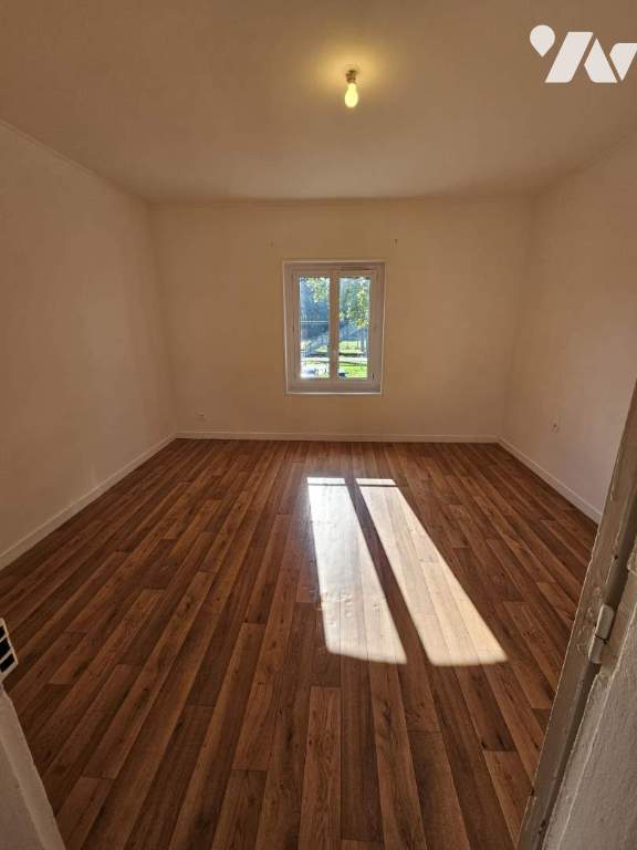 Appartement Place de la Gare à Montérolier