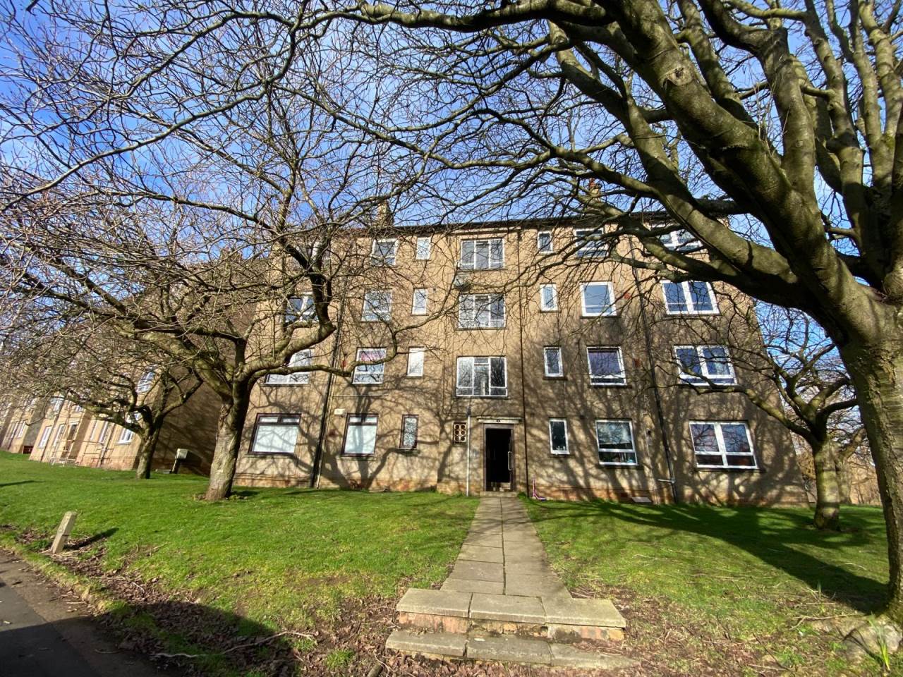Flat Colinton Place in Dundee