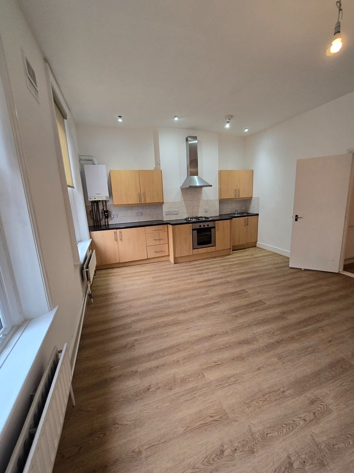 Flat Lower Clapton Road in Greater London