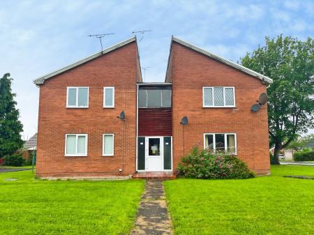 Flat Bexington Drive in Crewe