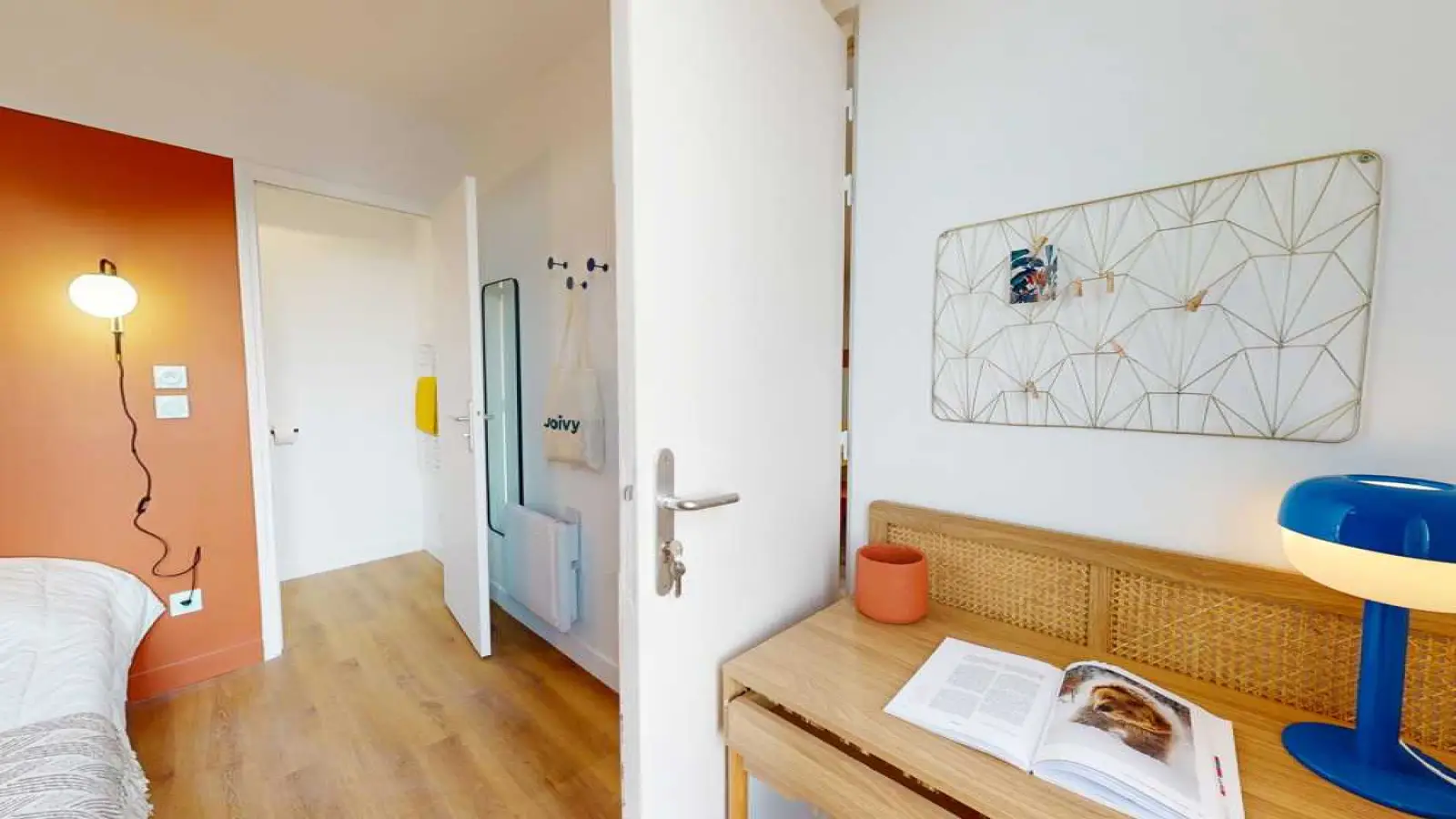 Room Rue du Chalet in Paris