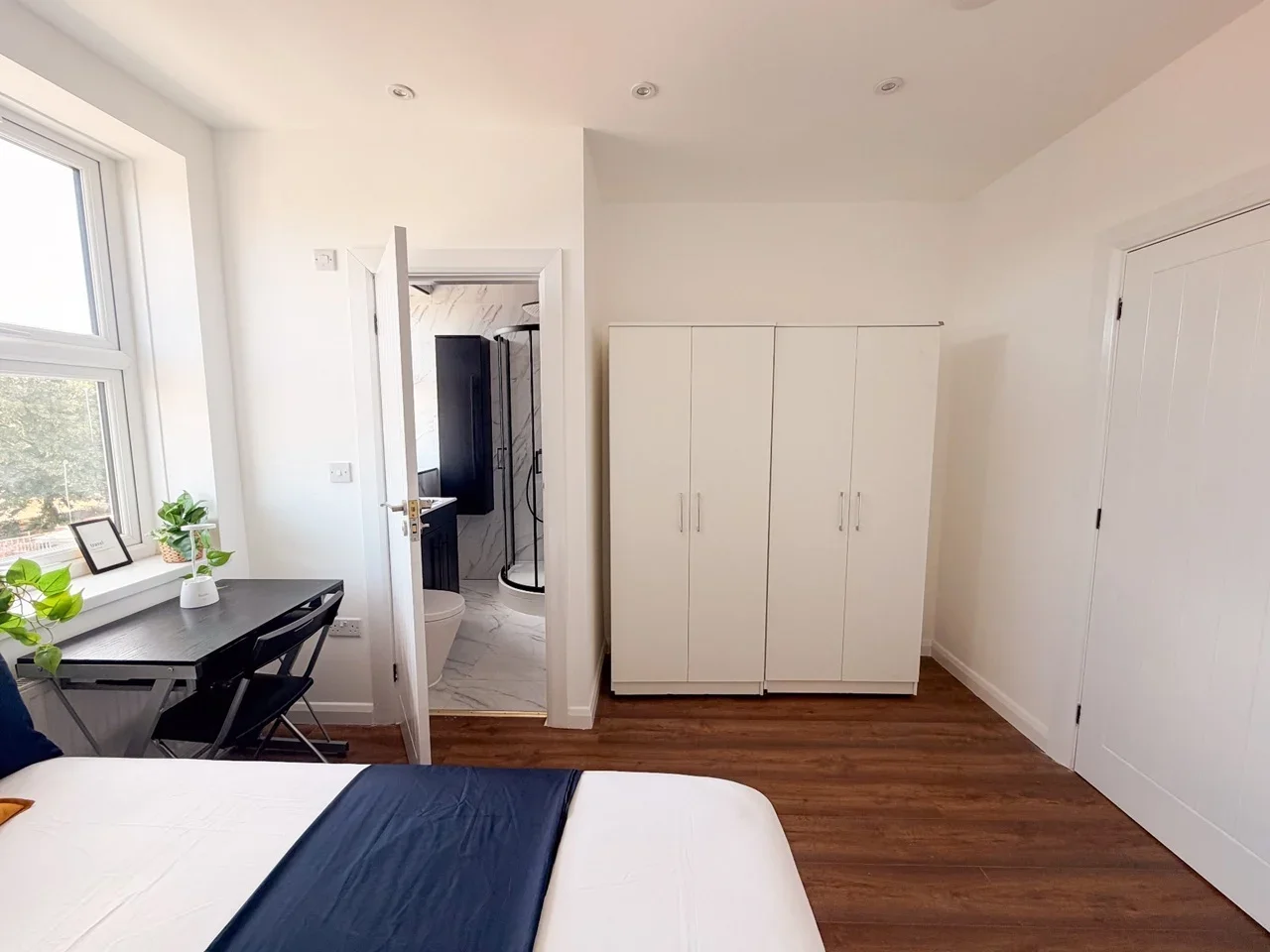 Room Harrow Road in Greater London