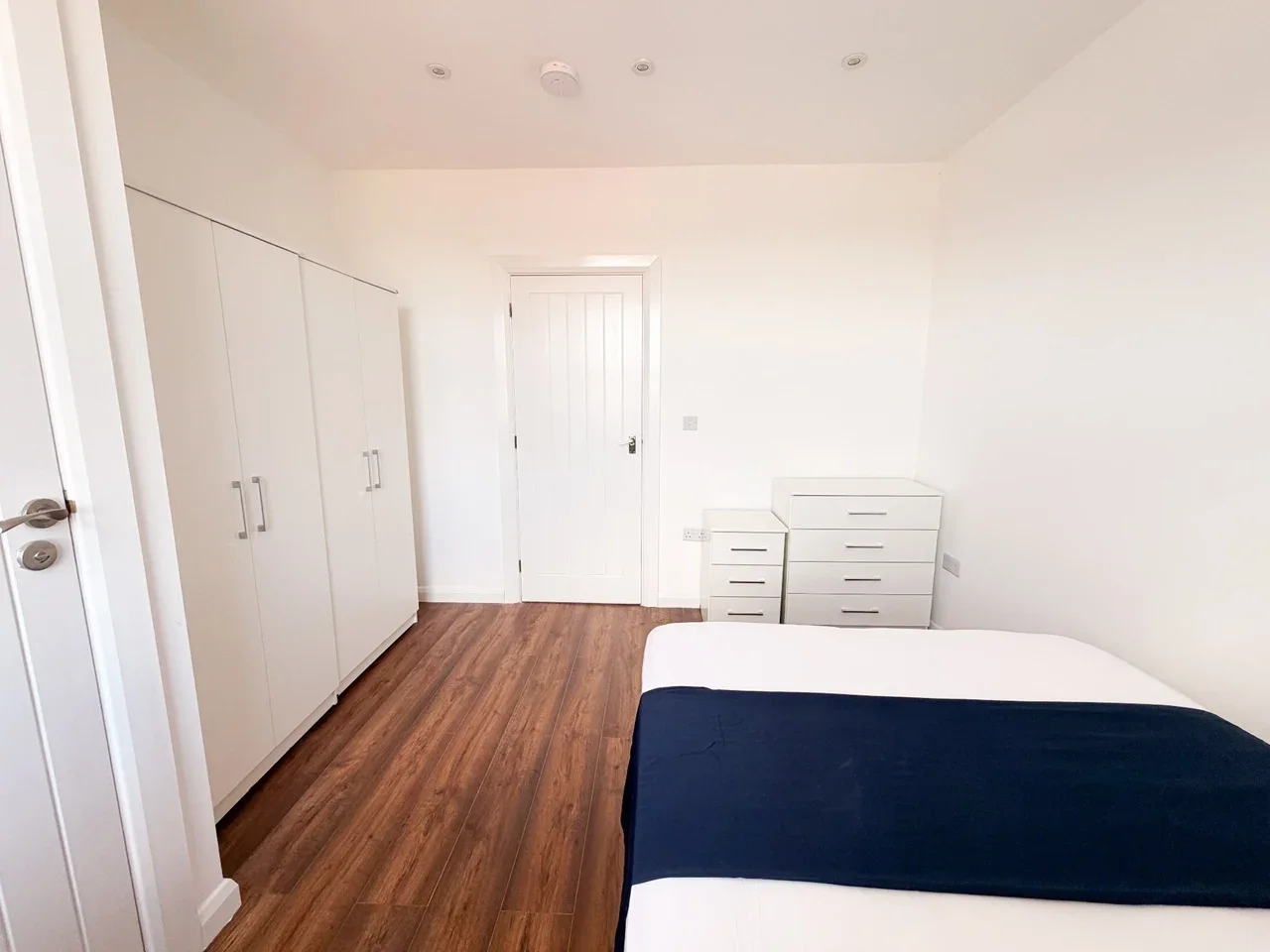 Room Harrow Road in Greater London