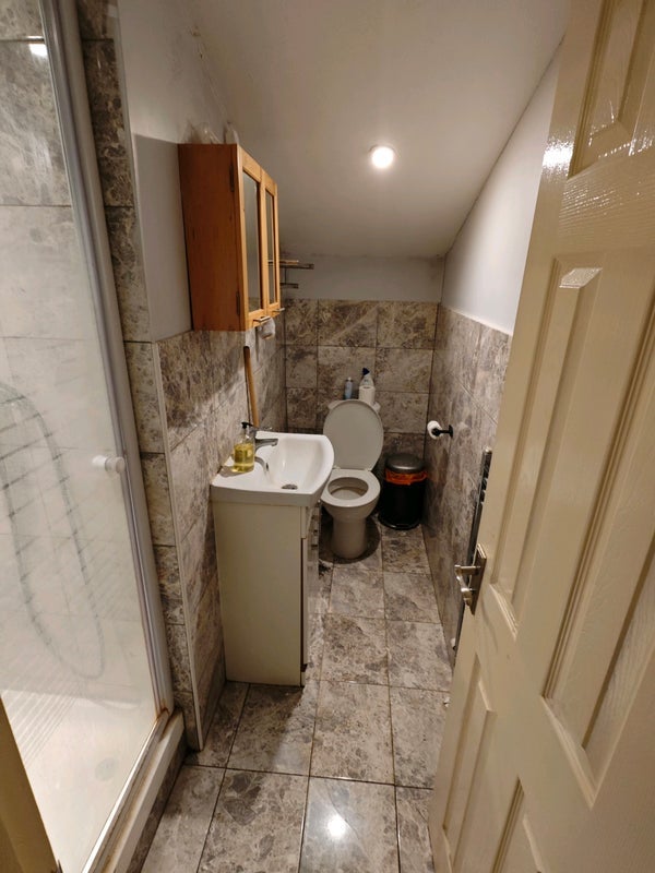 Room Catford Hill in Greater London