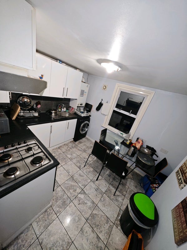 Room Catford Hill in Greater London