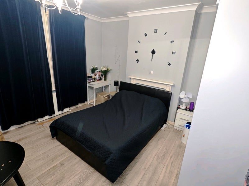 Room Catford Hill in Greater London
